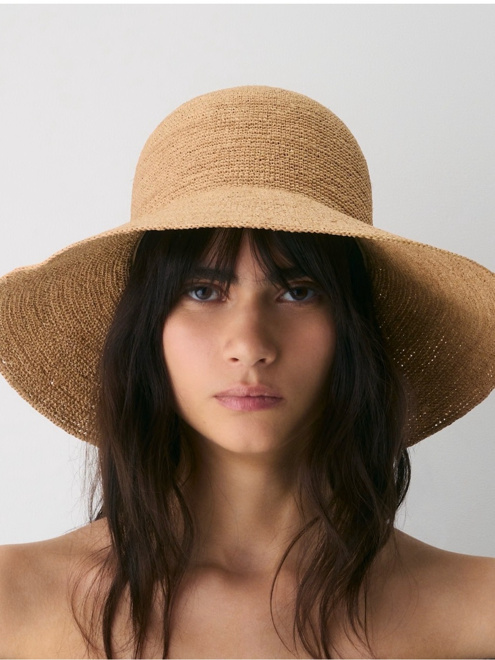 Aritzia Sunbeam Raffia Medium-Brim Hat
Color femme